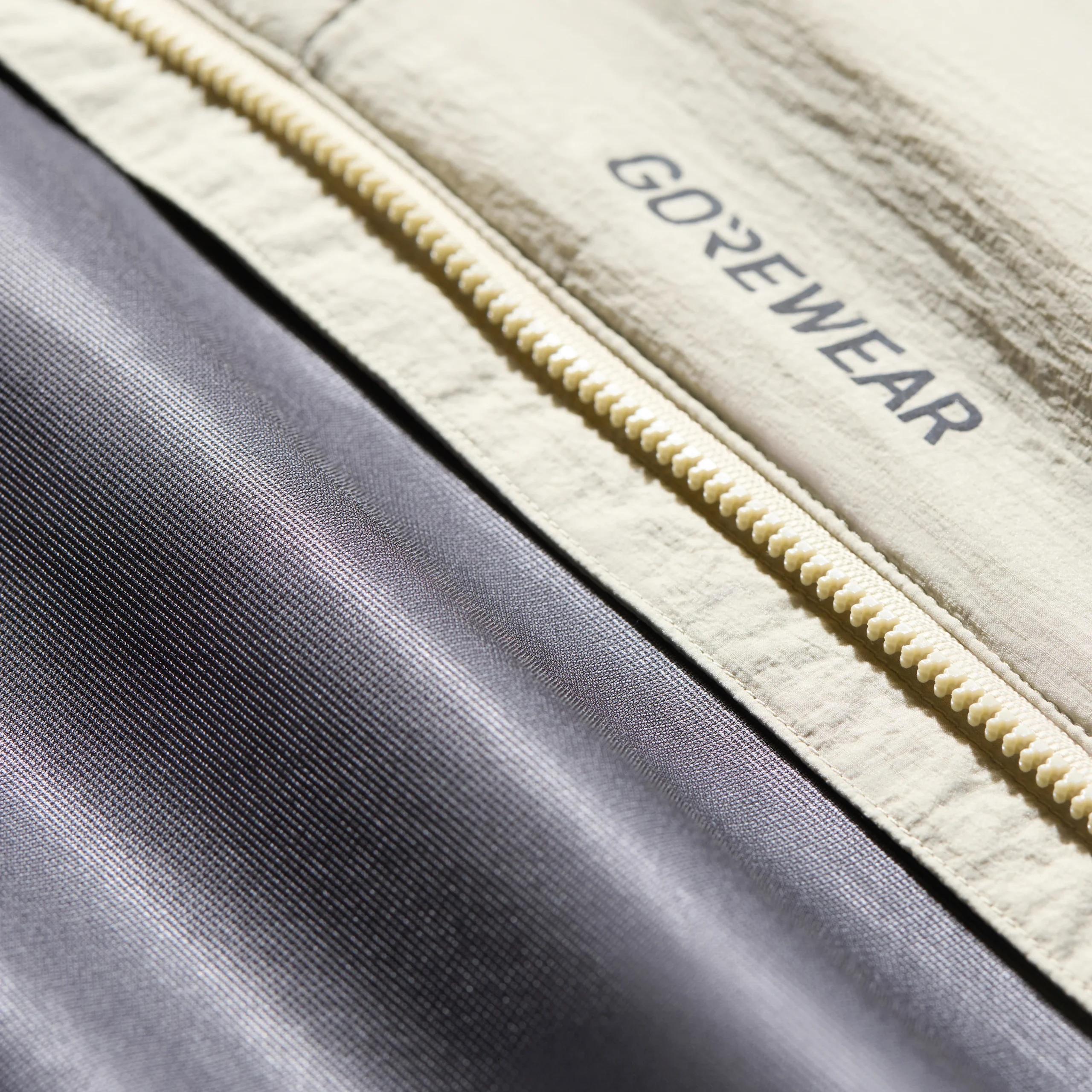 Спортивная куртка Gore-Tex с мембранной технологией